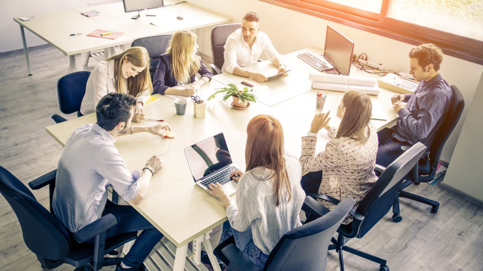 The 4 Worst Ways to Start a Meeting (And How to Do it Better) GotoMeeting The 4 Worst Ways to Start a Meeting (And How to Do it Better) GotoMeeting